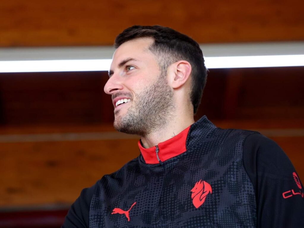 Derby Inter-Milan, Allegri aspetta Giménez: l'idea dell'allenatore rossonero sul 'Bebote'