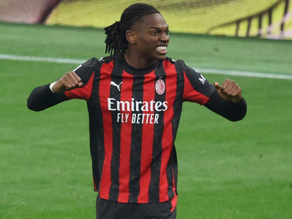 Milan, grazie al gol contro la Lazio Leao sale a quota 60 in rossonero