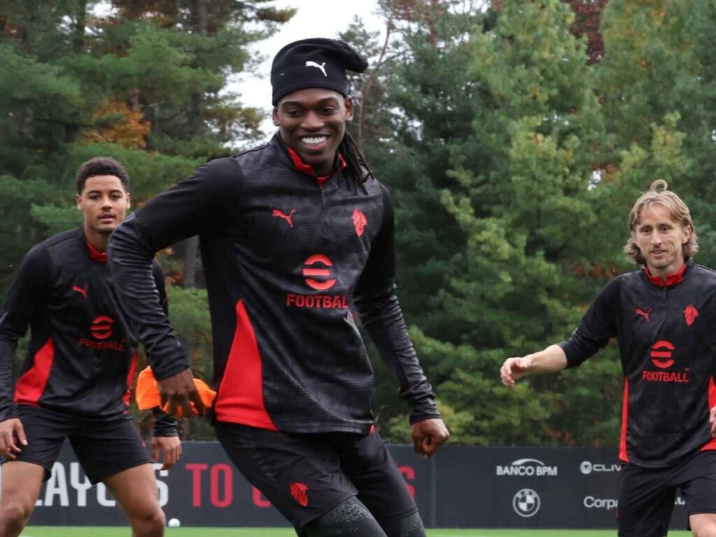 Allegri: "Entrare nella testa di Leao? Mi è difficile. Non è ancora al 100%"