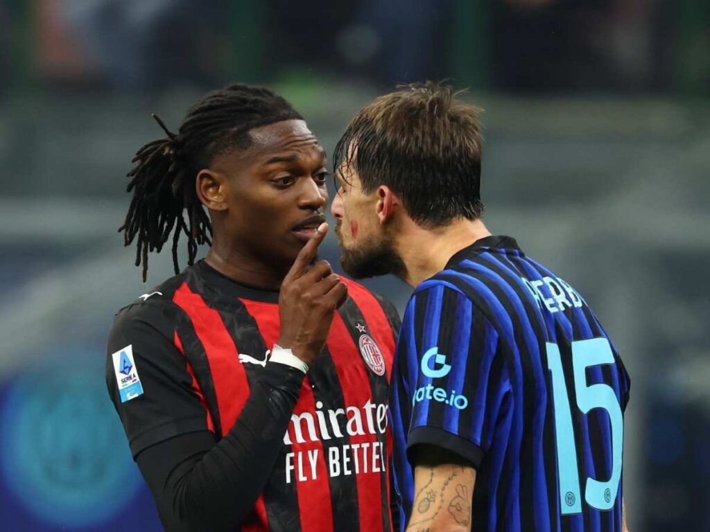 Allegri: "Barella fa l'attore Dio Santo". Acerbi tira i capelli a Leao e lo minaccia