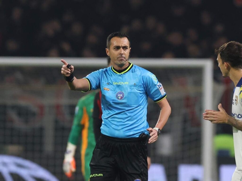 Moviola Parma-Milan, il CorSport: "VAR da ritiro tessera. On field review folle"