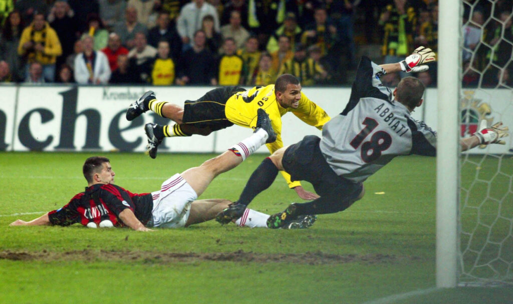FUSSBALL: UEFA POKAL 01/02, BORUSSIA DORTMUND - AC MAILAND