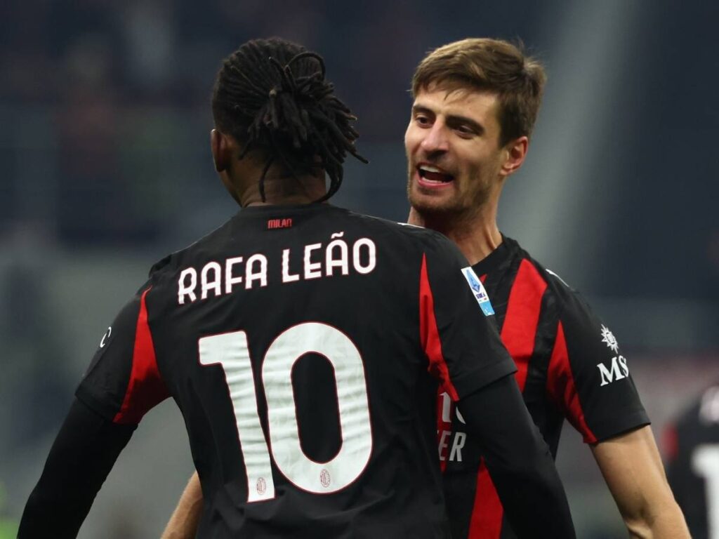 Milan, le ultime da Milanello: Leao in gruppo, Gabbia ancora a parte
