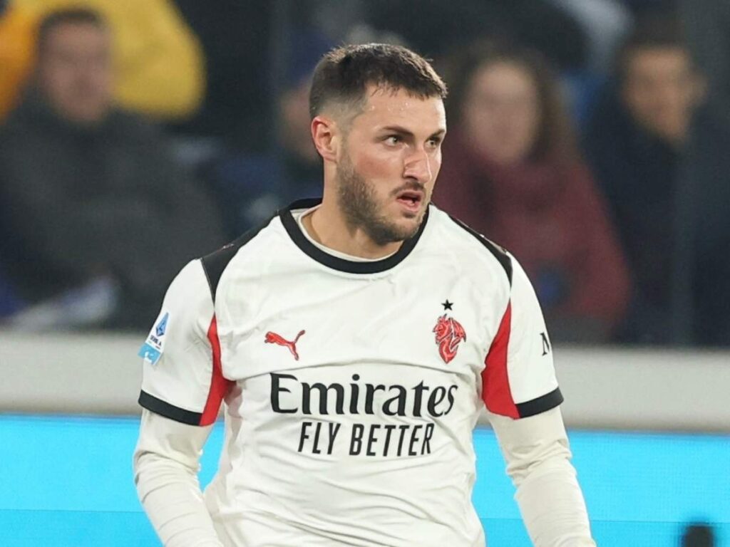 Milan, operazione riuscita per Giménez: il comunicato ufficiale dei rossoneri