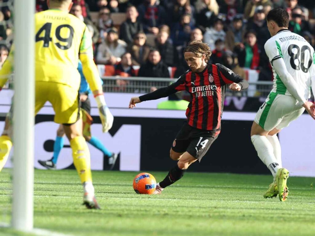 Milan-Sassuolo 2-2 (90'): Bartesaghi, gol annullati e orrori in difesa | Serie A News