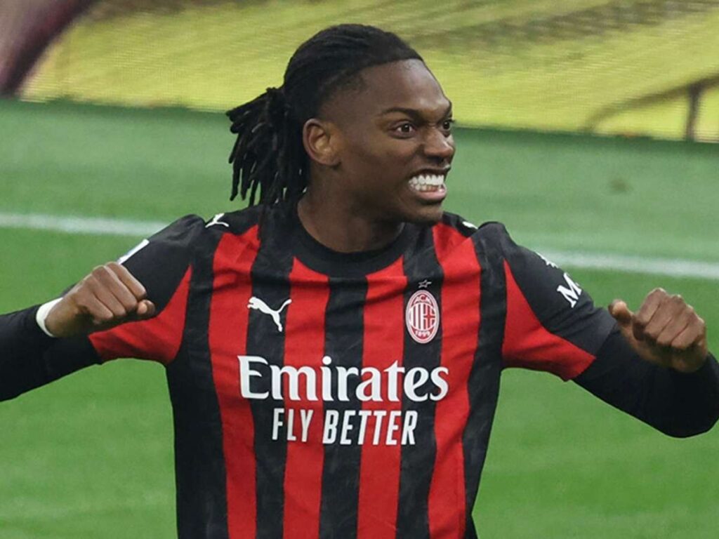 Leao, professione centravanti: Allegri ha cambiato il portoghese del Milan. Ma a gennaio ...