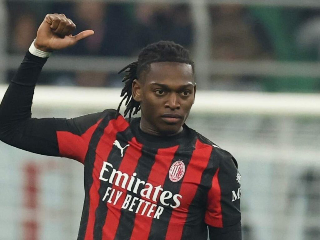 Non solo gol: Leao da centravanti trascina il Milan. I numeri testimoniano quanto stia volando