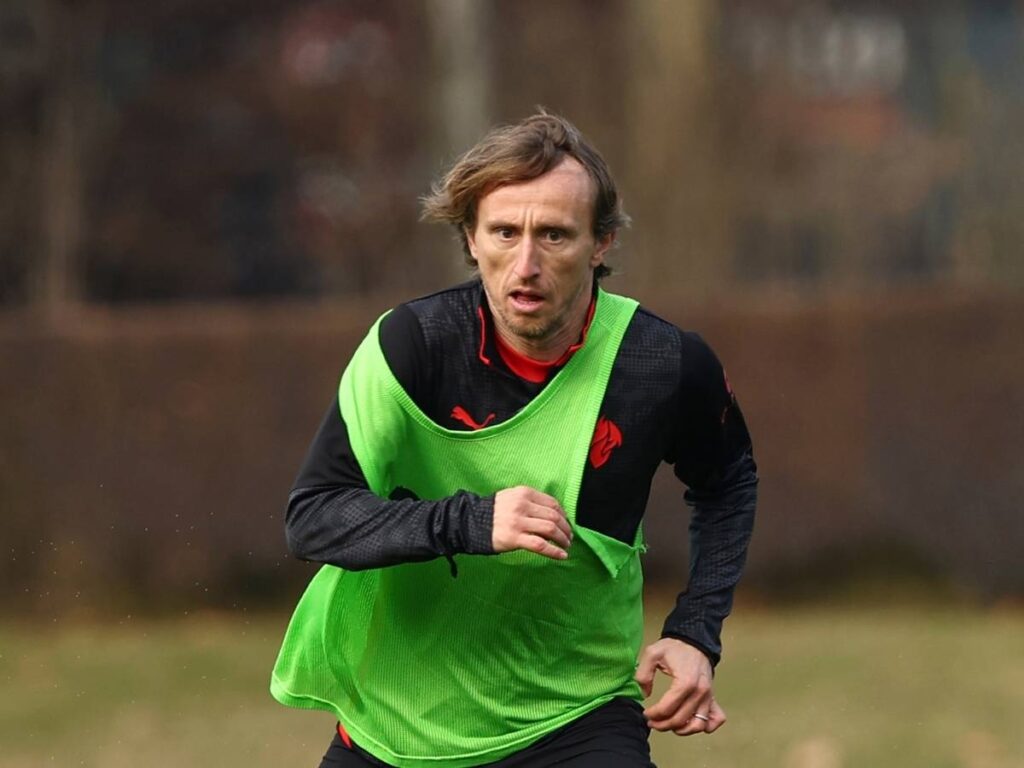 Modric lancia il Milan: "Non fermiamoci. Diavolo club italiano più grande di tutti"