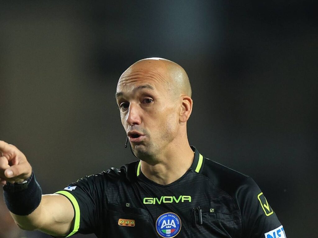 Milan, guarda chi si rivede: Fabbri arbitro con il Verona. Due rigori clamorosi negati in passato e ...
