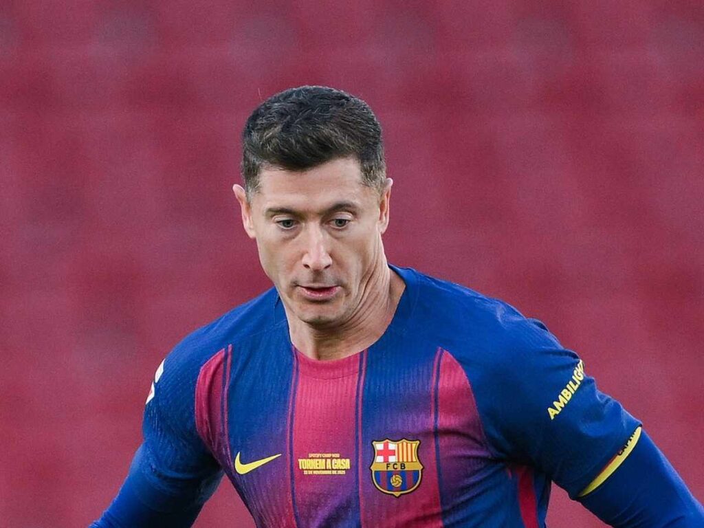 Calciomercato Milan, Longari: "Si osserva Lewandowski. Zirkzee ..."