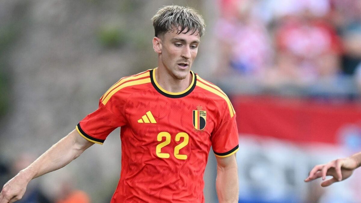 Alexis Saelemaekers, centrocampista AC Milan, qui in azione con la maglia della Nazionale del Belgio