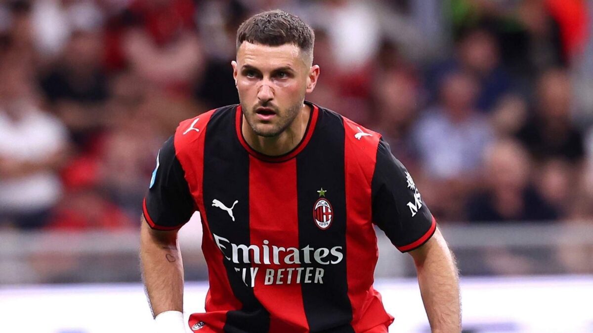 Santiago Giménez, attaccante AC Milan, andrà via o no nel calciomercato estivo 2026?