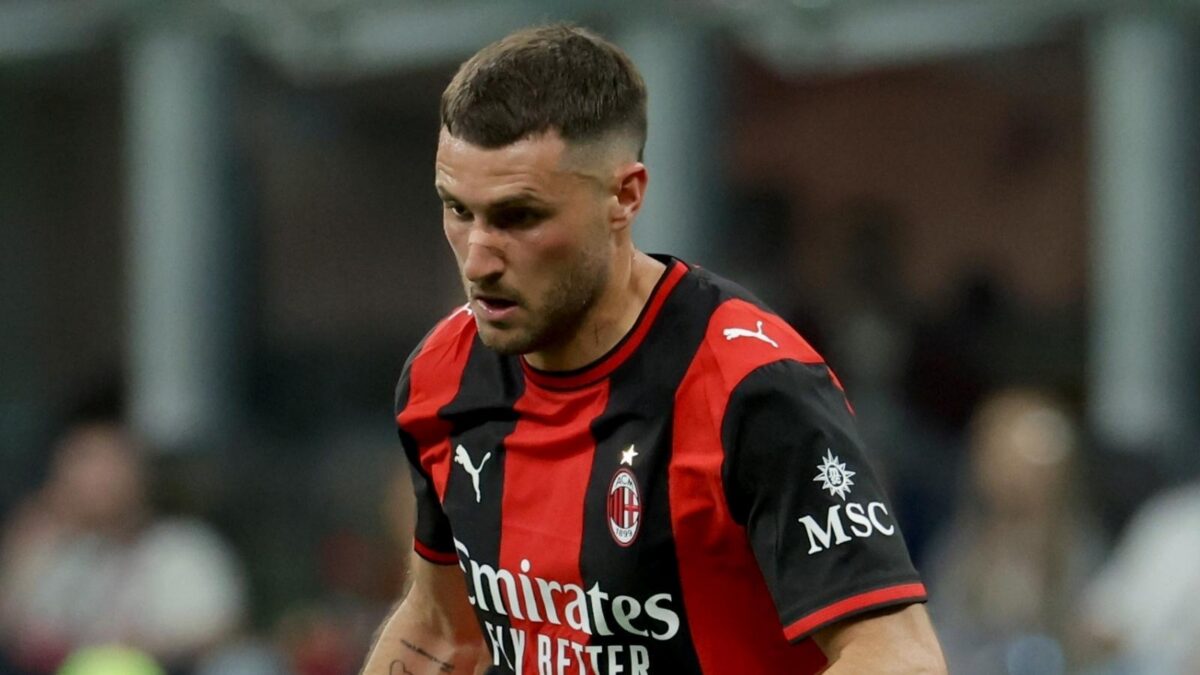 Santiago Giménez, attaccante AC Milan, potrebbe andare al Porto nel calciomercato estivo 2026