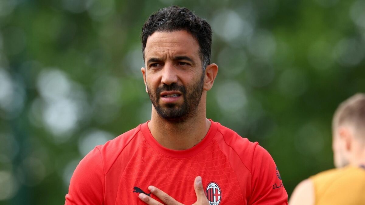 Rúben Amorim, allenatore AC Milan, qui durante una seduta di allenamento dei rossoneri a Milanello