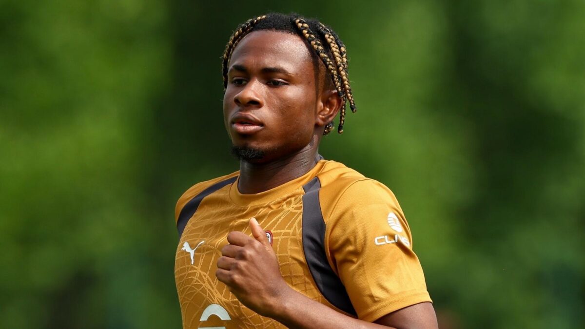 Samuel Chukwueze, attaccante AC Milan, qui durante una seduta di allenamento dei rossoneri a Milanello