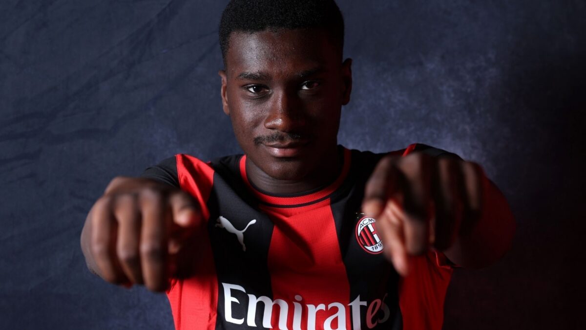 Sankhoun Diawara, difensore AC Milan, si è presentato ai rossoneri