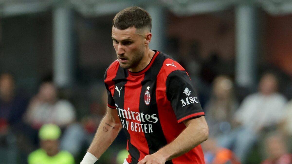 Santiago Giménez, attaccante AC Milan, ha rimediato un infortunio al piede destro durante Messico-Inghilterra 2-3 dei Mondiali 2026