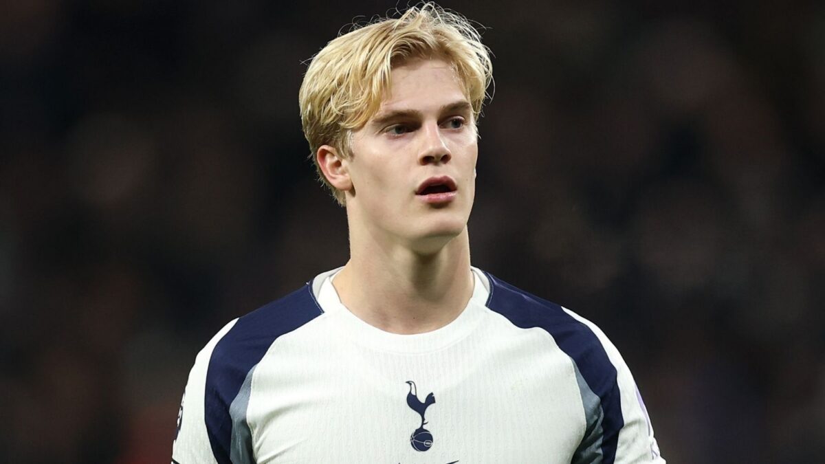 Lucas Bergvall, centrocampista Tottenham, è un obiettivo del Milan per il calciomercato estivo 2026