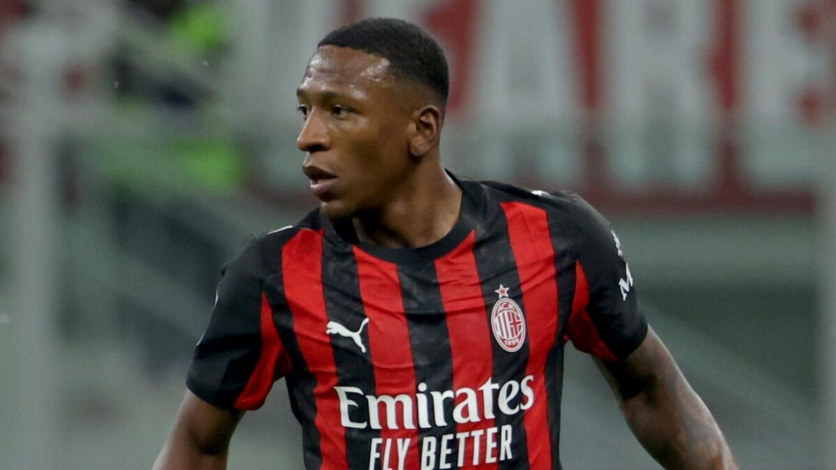 Pervis Estupiñán, difensore AC Milan, potrebbe lasciare i rossoneri nel calciomercato estivo 2026