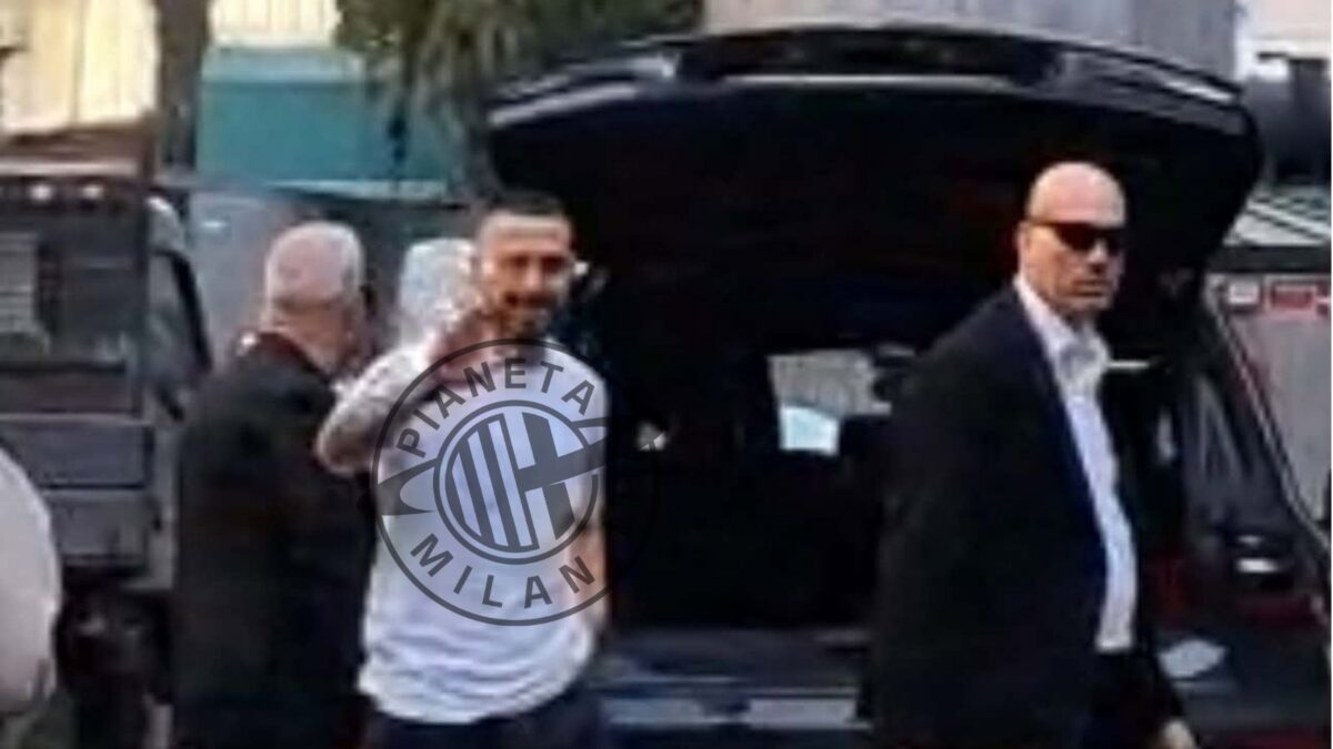 Mario Gila, difensore SS Lazio che il Milan sta prelevando in questo calciomercato estivo, è arrivato alla clinica 'La Madonnina' per le visite mediche