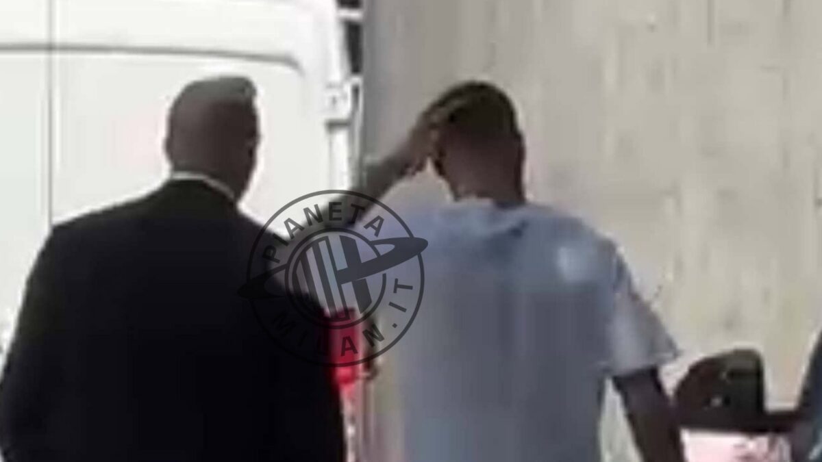 Mario Gila, difensore SS Lazio che il Milan sta prelevando in questo calciomercato estivo, ha lasciato la clinica 'La Madonnina' dopo le visite mediche