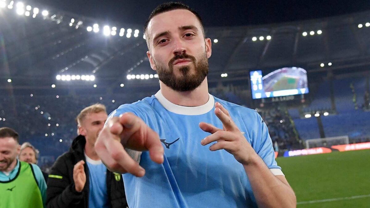 Mario Gila, difensore SS Lazio, obiettivo del Milan per il calciomercato estivo 2026