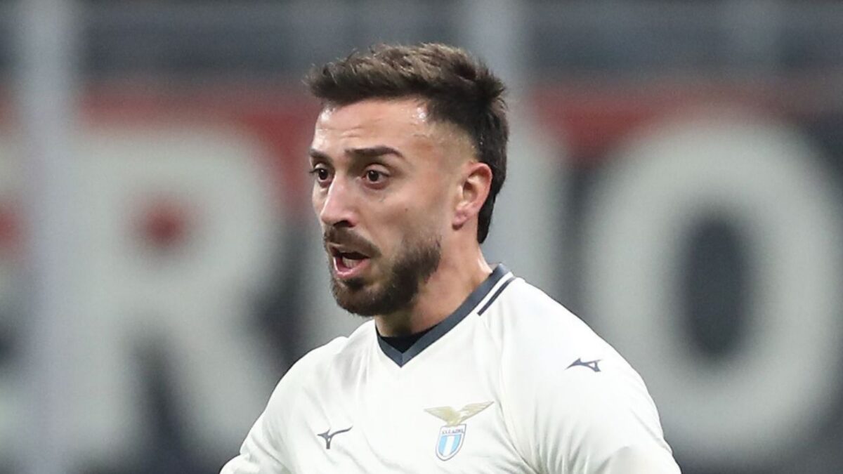 Mario Gila, difensore SS Lazio, obiettivo del Milan per il calciomercato estivo 2026