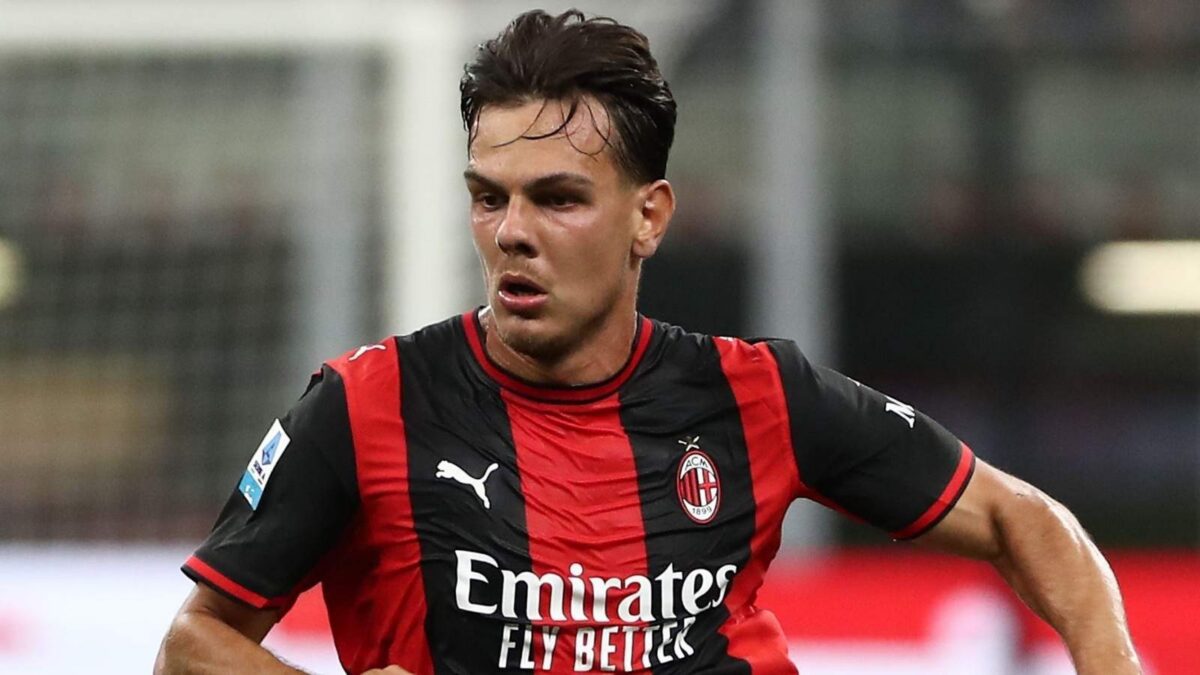 Ardon Jashari, centrocampista AC Milan, potrebbe andare via in questo calciomercato estivo