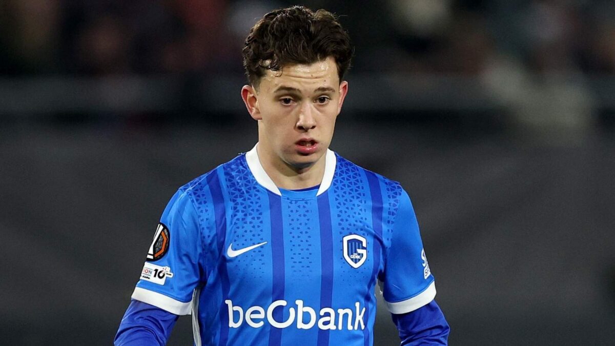 Kōnstantinos Karetsas, trequartista del KRC Genk, è un obiettivo del Milan per il calciomercato estivo 2026