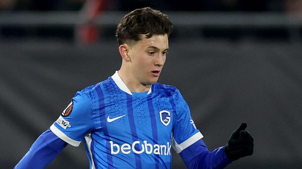 Kōnstantinos Karetsas, trequartista del KRC Genk, è un obiettivo del Milan per il calciomercato estivo 2026