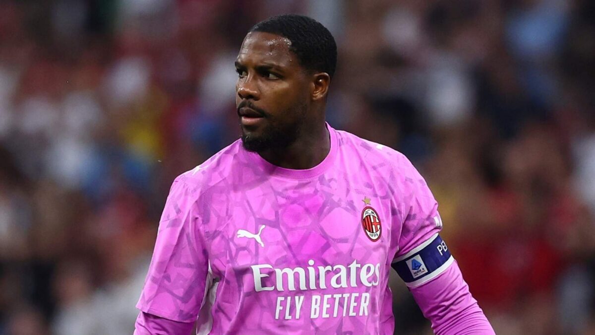 Mike Maignan, portiere e capitano AC Milan, non dovrebbe lasciare i rossoneri in questo calciomercato estivo 2026