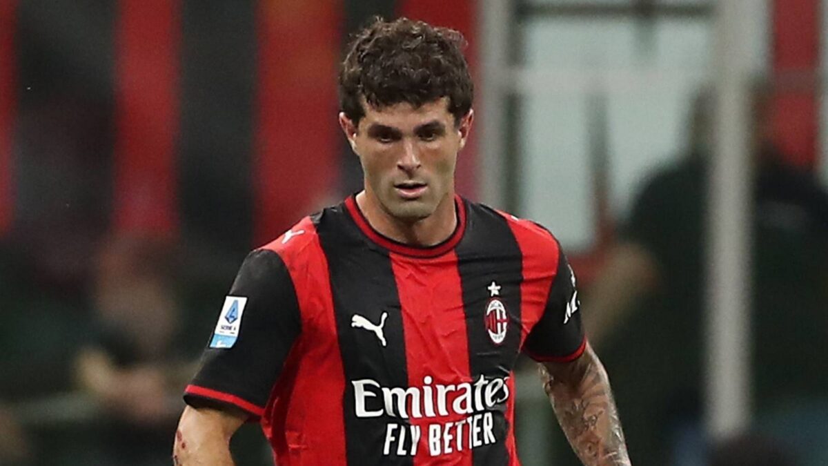 Christian Pulisic, attaccante AC Milan, è ancora in dubbio se siglare o meno il rinnovo del contratto con i rossoneri