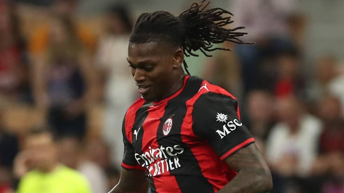 Rafael Leão, attaccante AC Milan, potrebbe lasciare i rossoneri nel calciomercato estivo 2026