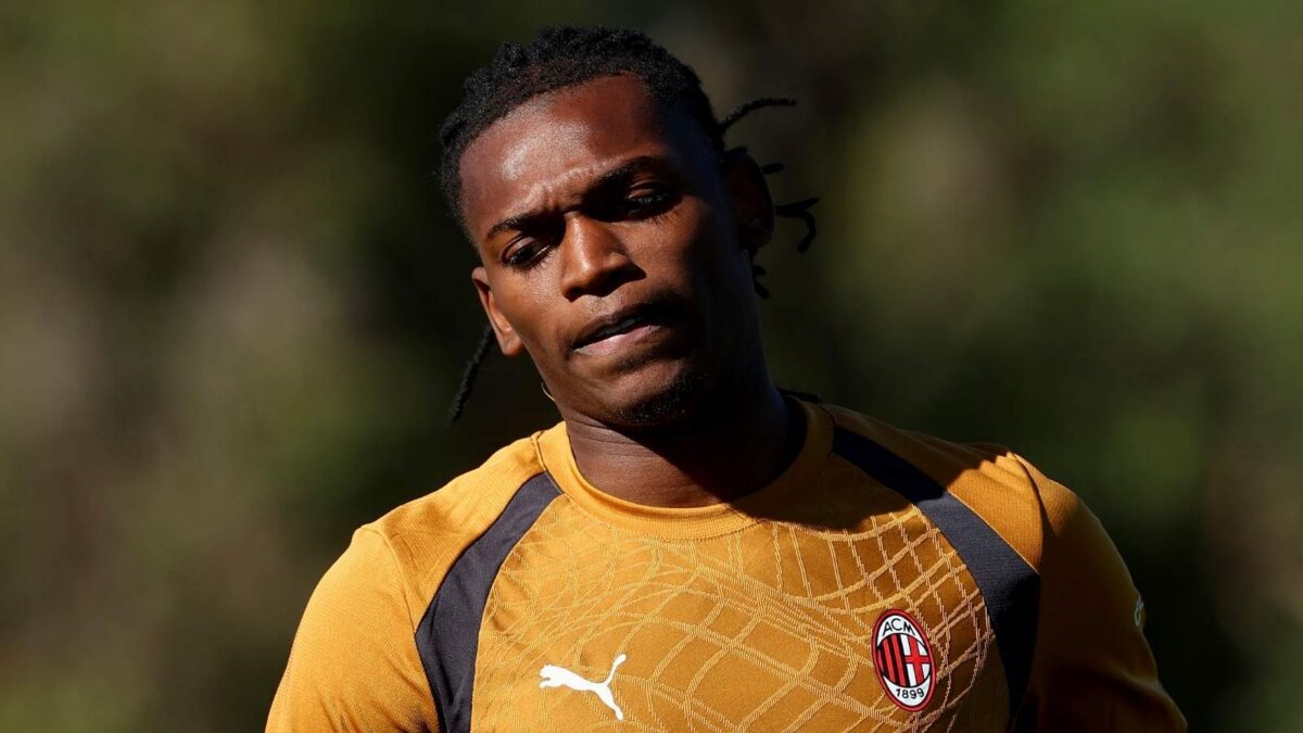 Rafael Leão, attaccante AC Milan, dovrebbe lasciare i rossoneri in questo calciomercato estivo 2026