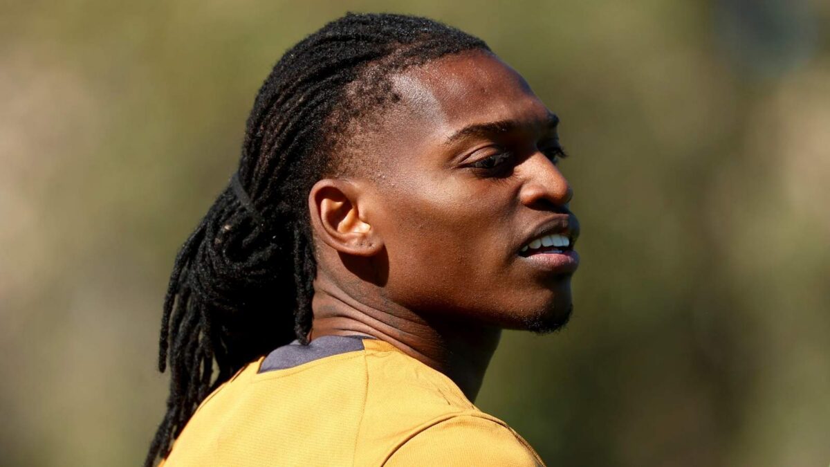 Rafael Leão, attaccante AC Milan, dovrebbe lasciare i rossoneri in questo calciomercato estivo 2026