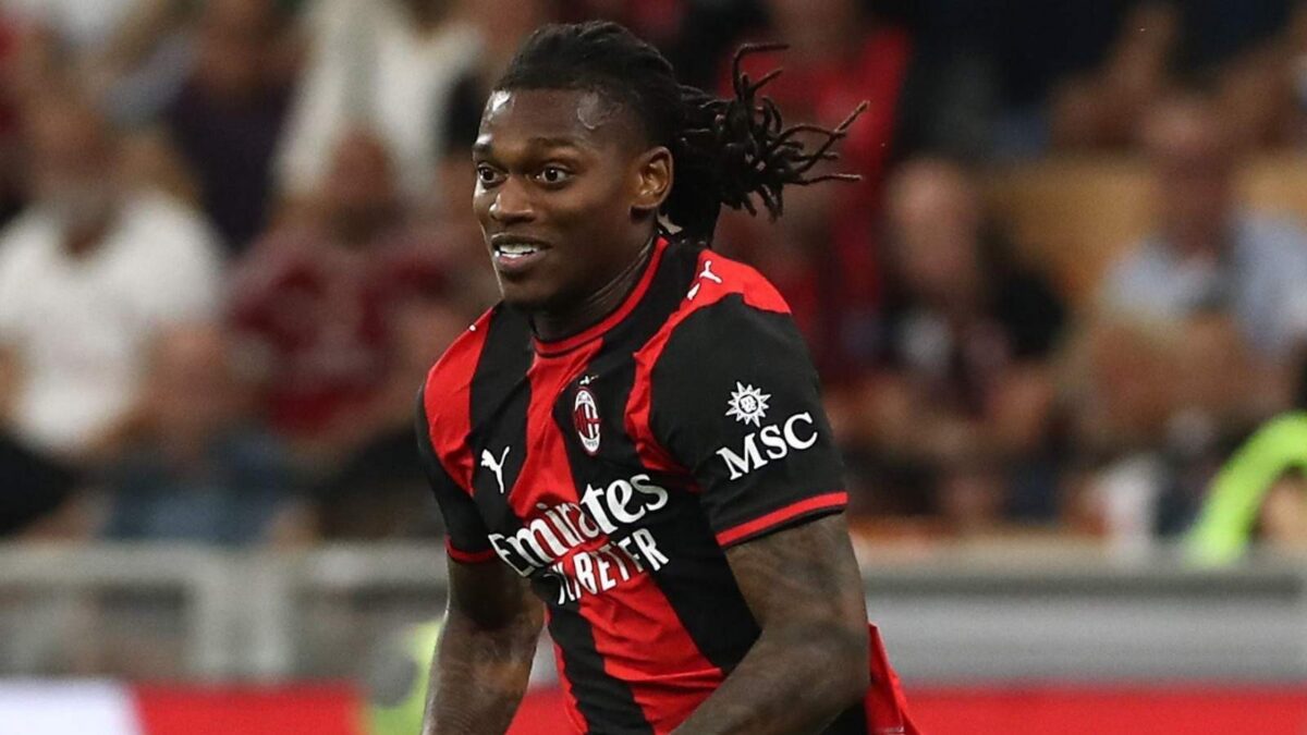 Rafael Leão, attaccante AC Milan, potrebbe andare via dai rossoneri nel calciomercato estivo 2026