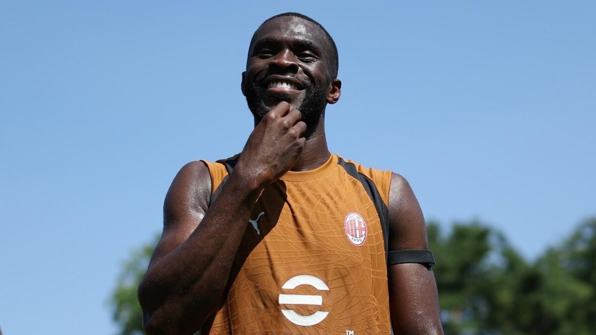 milan addio tomori la pazza idea di una leggenda inglese per convincerlo a firmare da Pianetamilan.it milan addio tomori la pazza idea di una leggenda inglese per convincerlo a firmare
