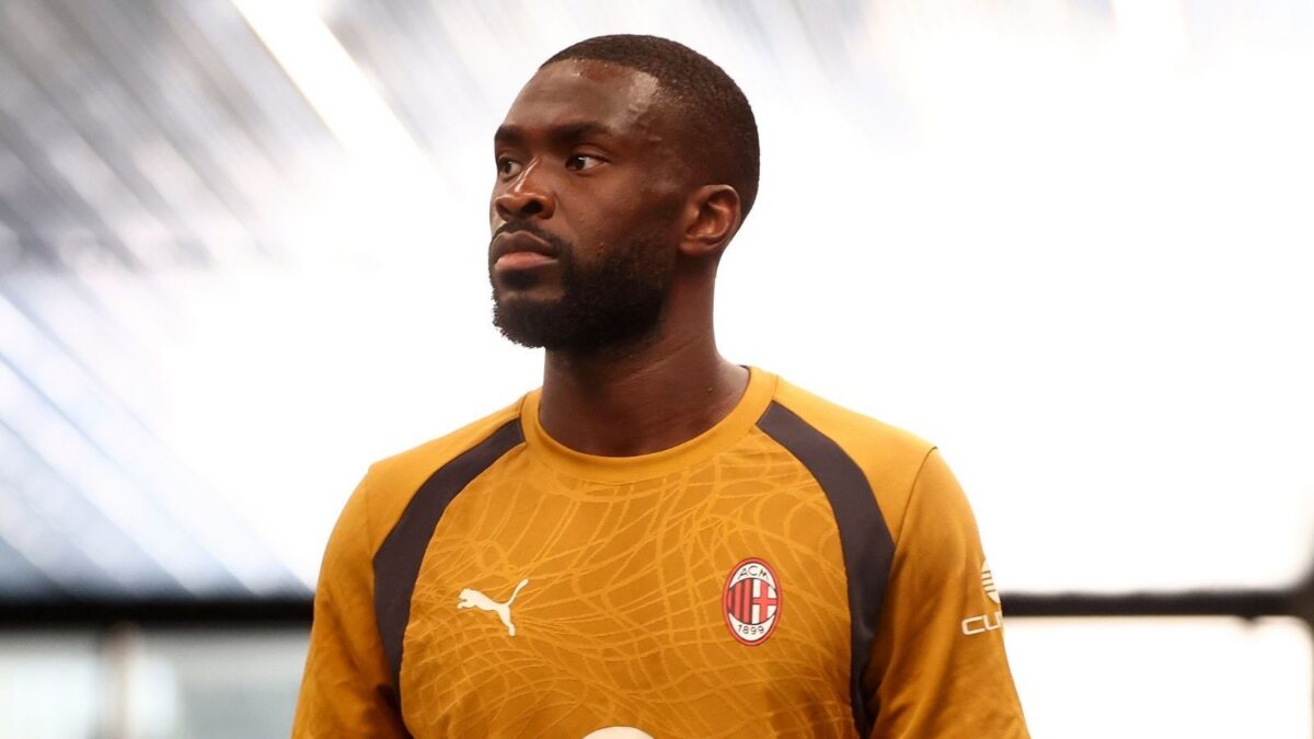 Fikayo Tomori, difensore AC Milan, potrebbe lasciare i rossoneri in questo calciomercato estivo 2026