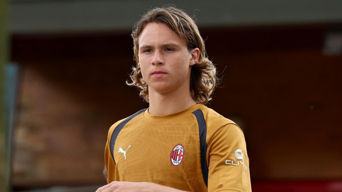 Christian Comotto, centrocampista AC Milan, dovrebbe firmare il rinnovo di contratto con i rossoneri nel calciomercato estivo 2026