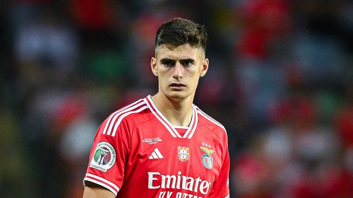 Calciomercato, Antonio Silva non firma: Mendes lavora per portarlo al Milan