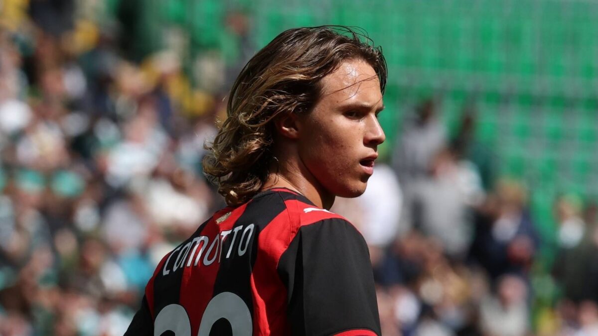 Comotto pronto a restare al Milan: contesto ora ideale. Può essere il vice Modrić