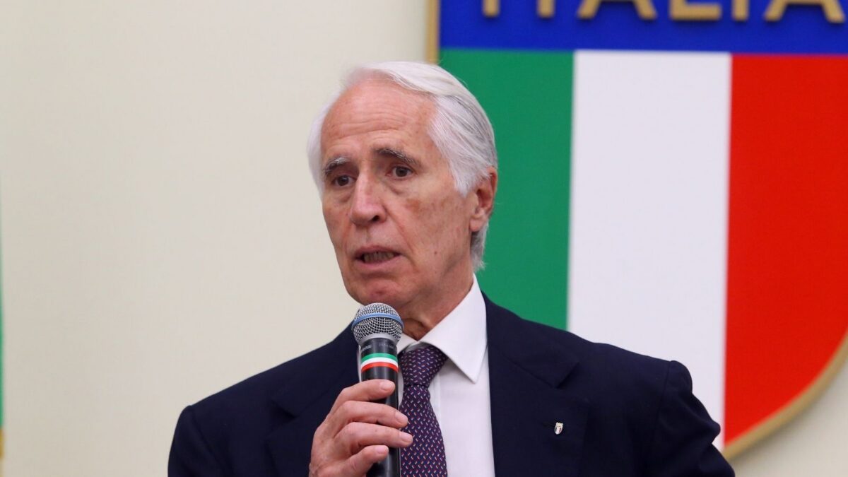 malag242 ecco come ho convinto maldini ad accettare la nazionale poi l annuncio sulla scelta del nuovo ct da Pianetamilan.it malag242 ecco come ho convinto maldini ad accettare la nazionale poi l annuncio sulla scelta del nuovo ct