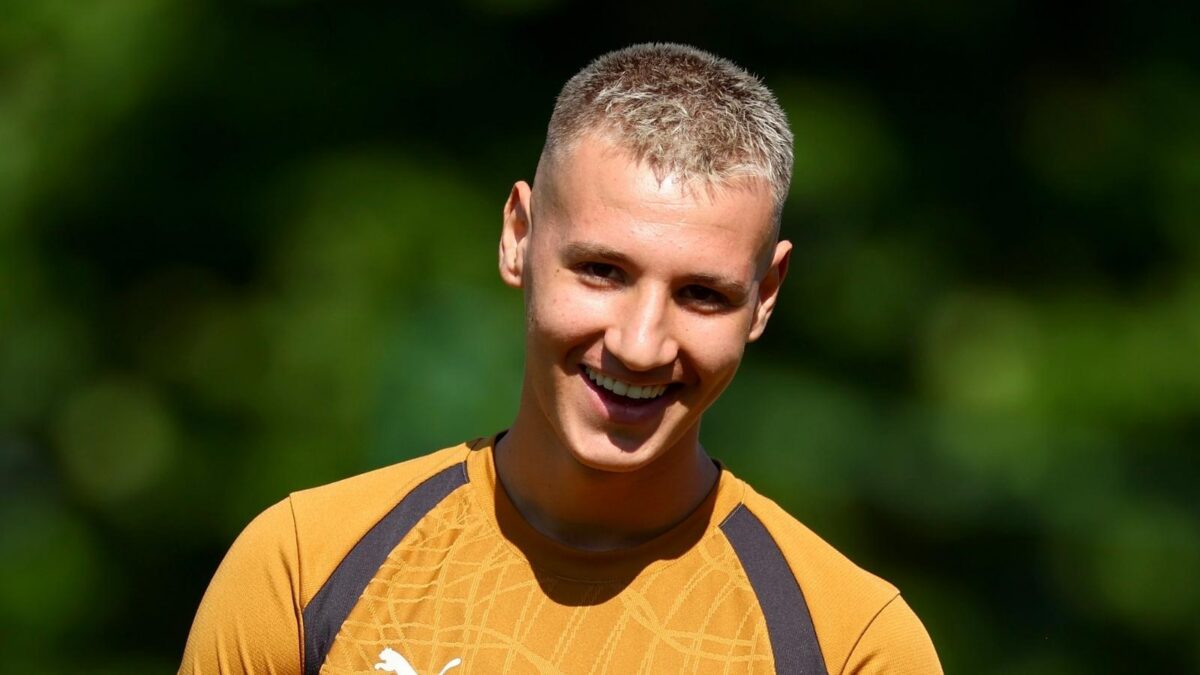 Raduno Milan, si lavora sui tiri: gol clamoroso di Camarda. Bene anche Nkunku e Guernier | VIDEO