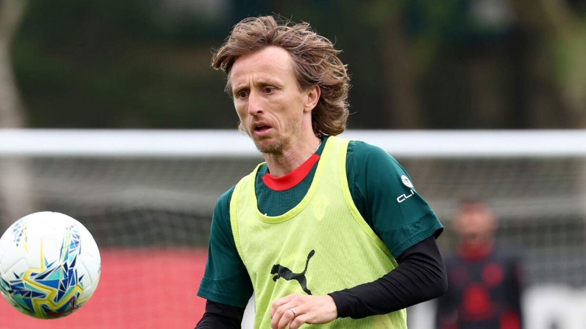 Milan, ore decisive per Modric: fissata la scadenza per la scelta finale di mercato