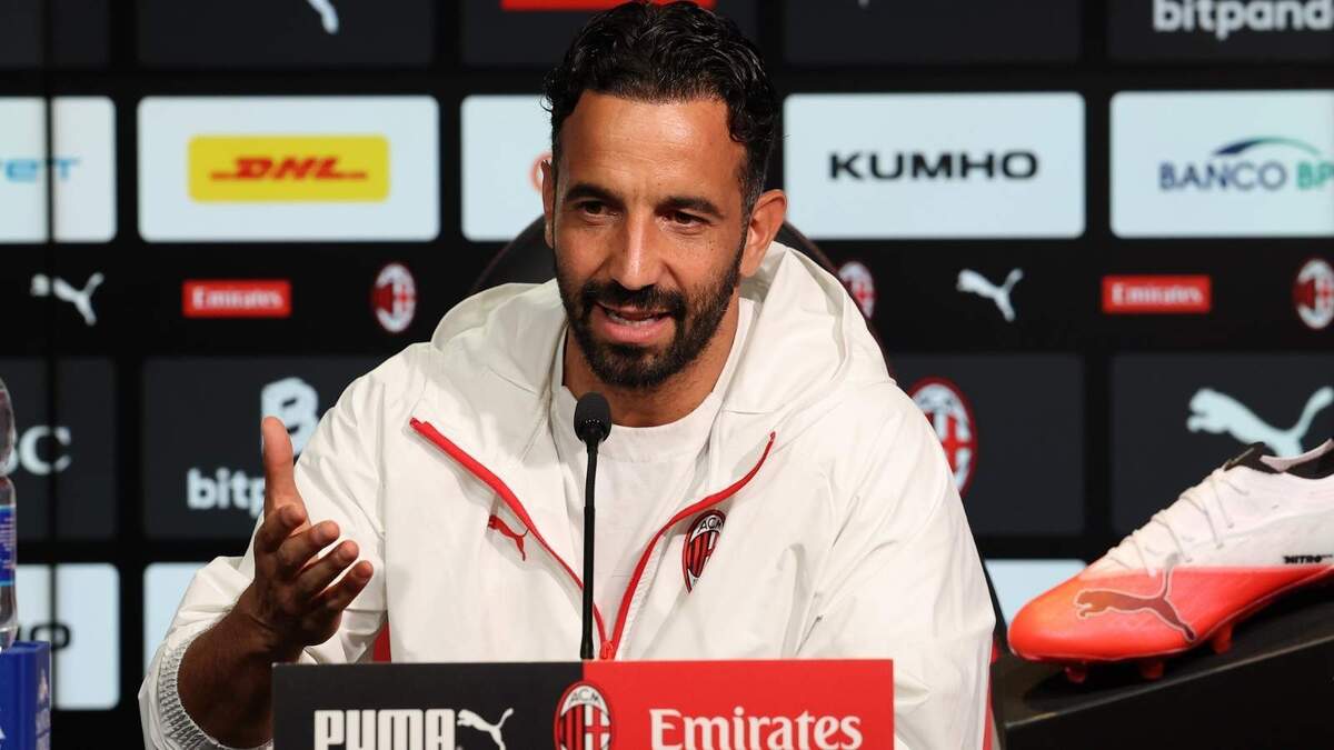 Rúben Amorim, allenatore AC Milan, qui durante una conferenza stampa con i rossoneri a Milanello