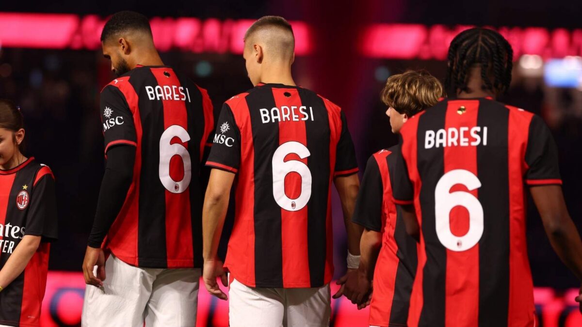 Il Milan è sceso in campo a Perth (Western Australia) nel derby amichevole contro l'Inter indossando la maglia numero 6 in ricordo di Franco Baresi