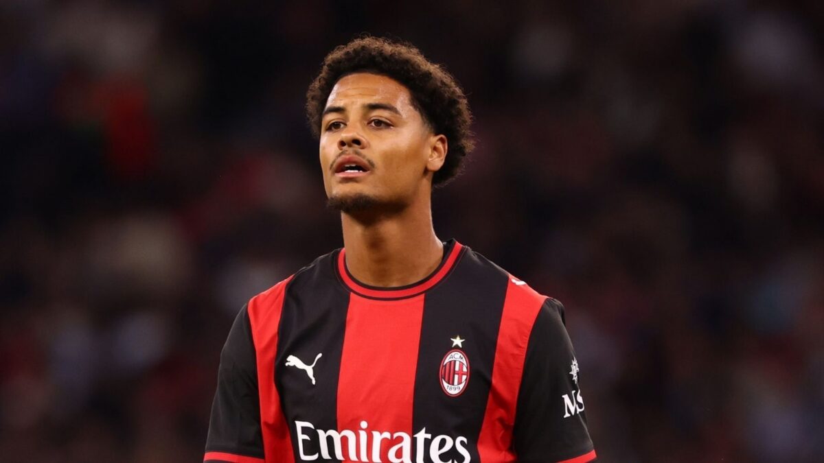 Koni De Winter, difensore AC Milan, qui in campo durante il derby amichevole contro l'Inter disputato a Perth (Western Australia)