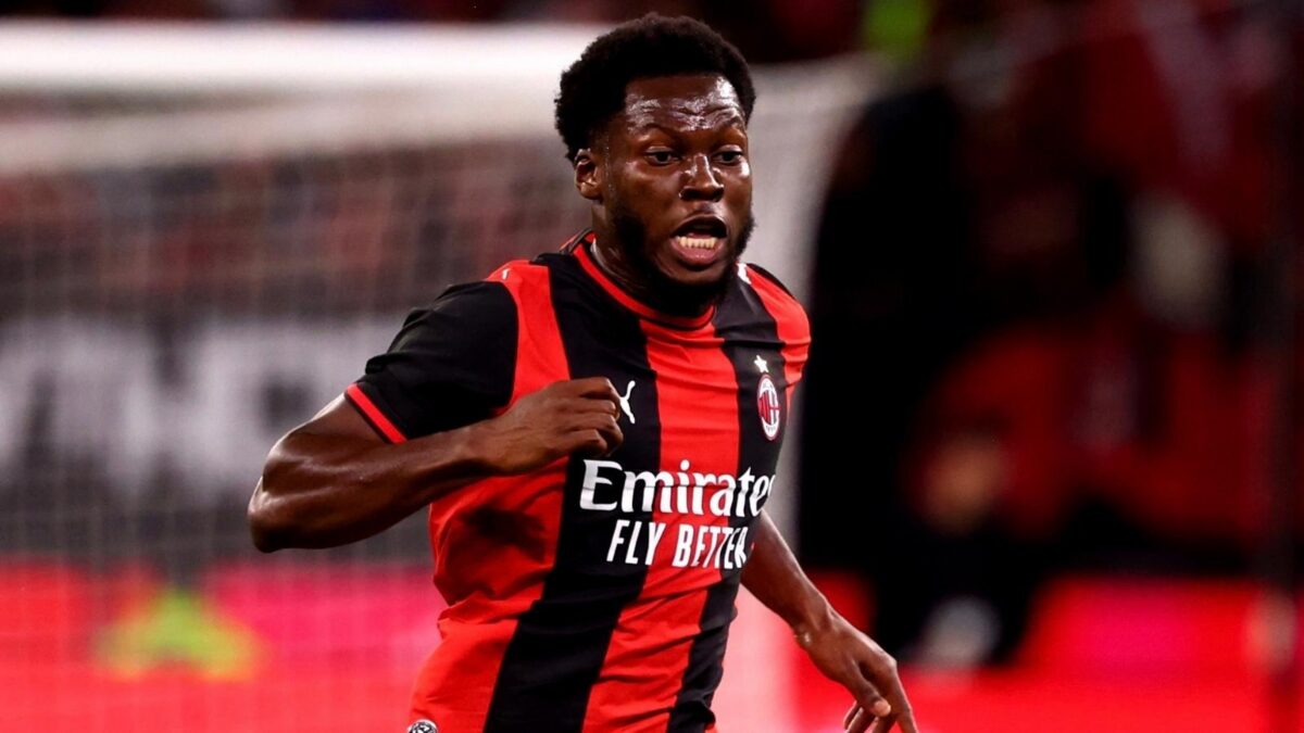 Yunus Musah, centrocampista AC Milan, sarà titolare nell'amichevole di Breslavia contro il Manchester United