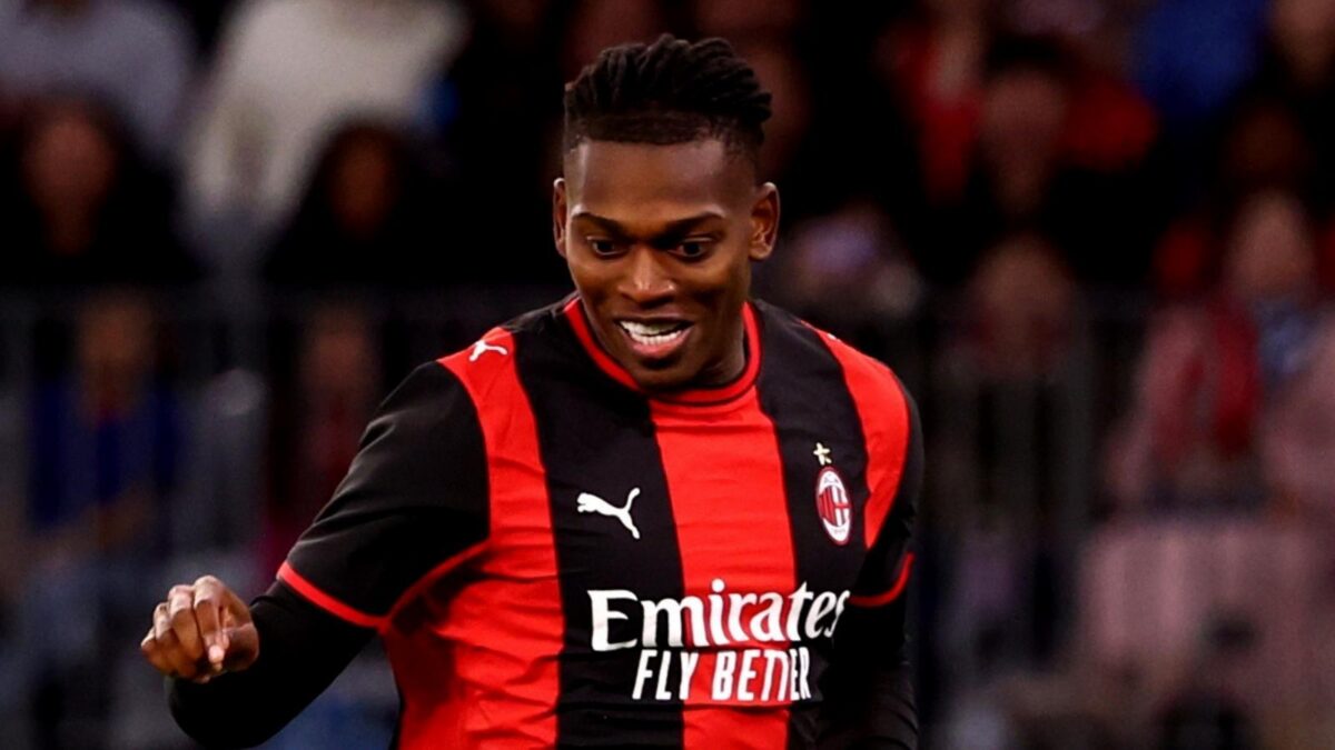 Rafael Leão, attaccante AC Milan, qui in azione nel derby amichevole contro l'Inter a Perth (Western Australia)