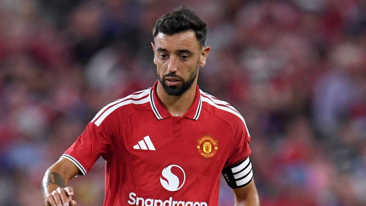Bruno Fernandes, centrocampista Manchester United, è un obiettivo del Milan per il calciomercato estivo 2026
